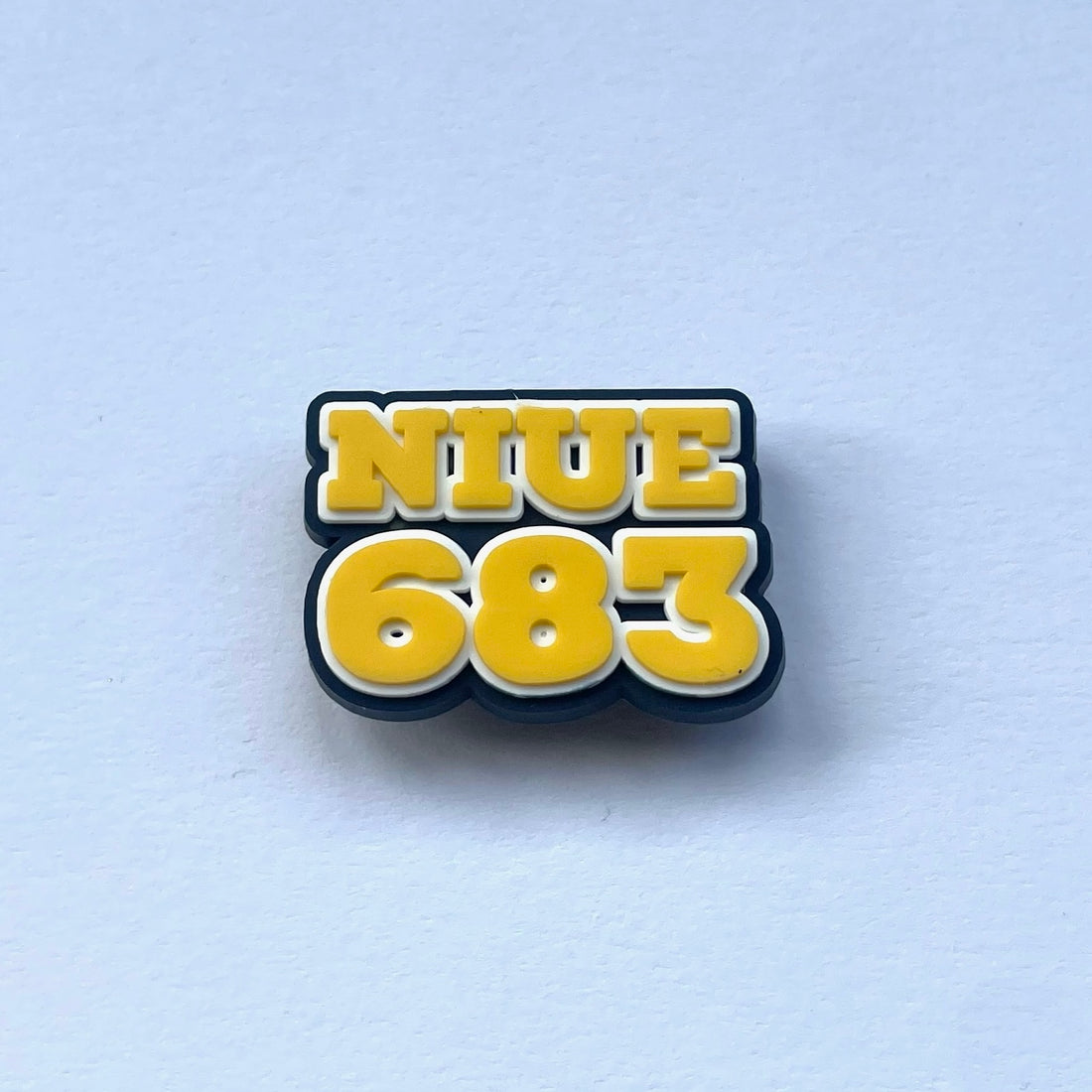 Niue 683 Charm