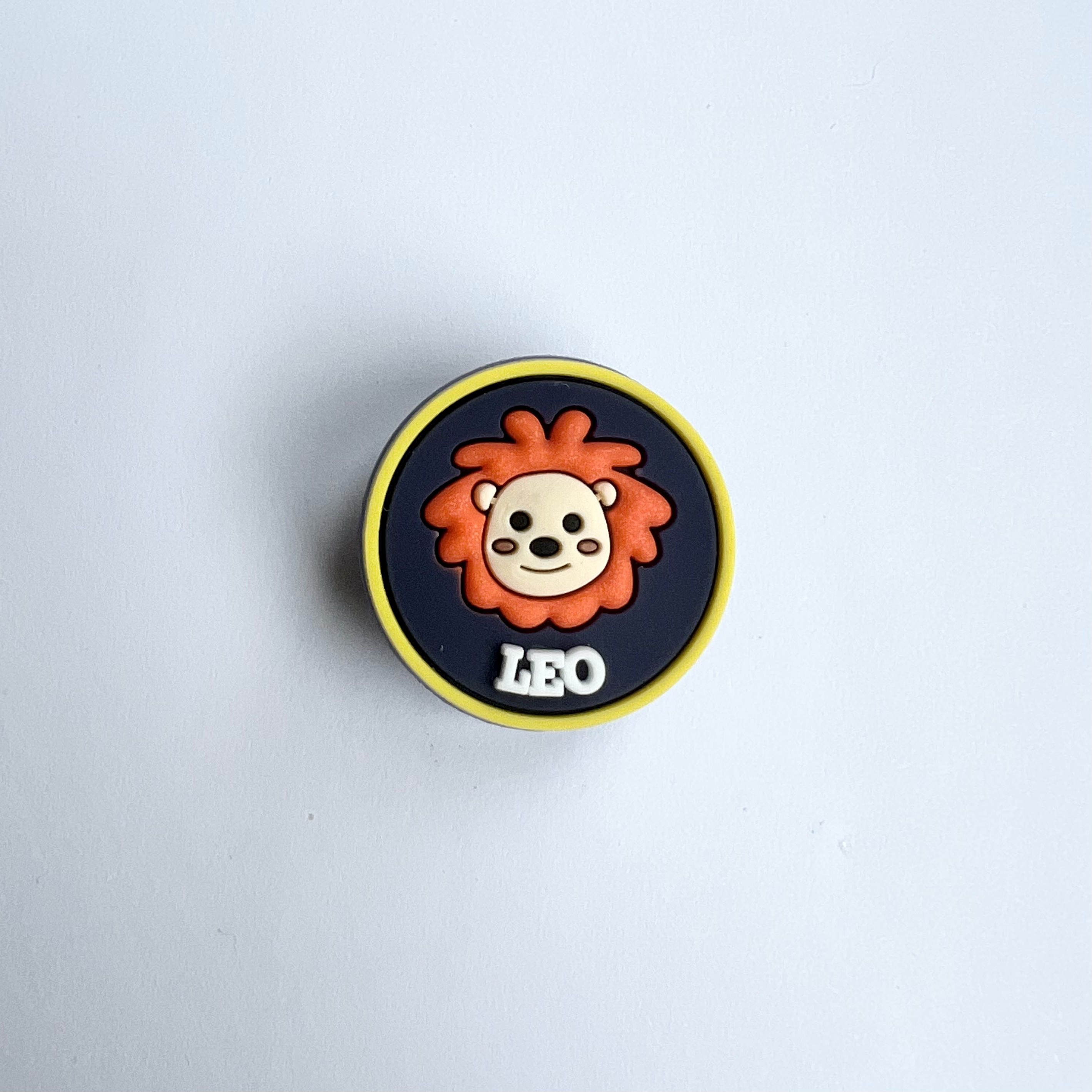 Leo Charm