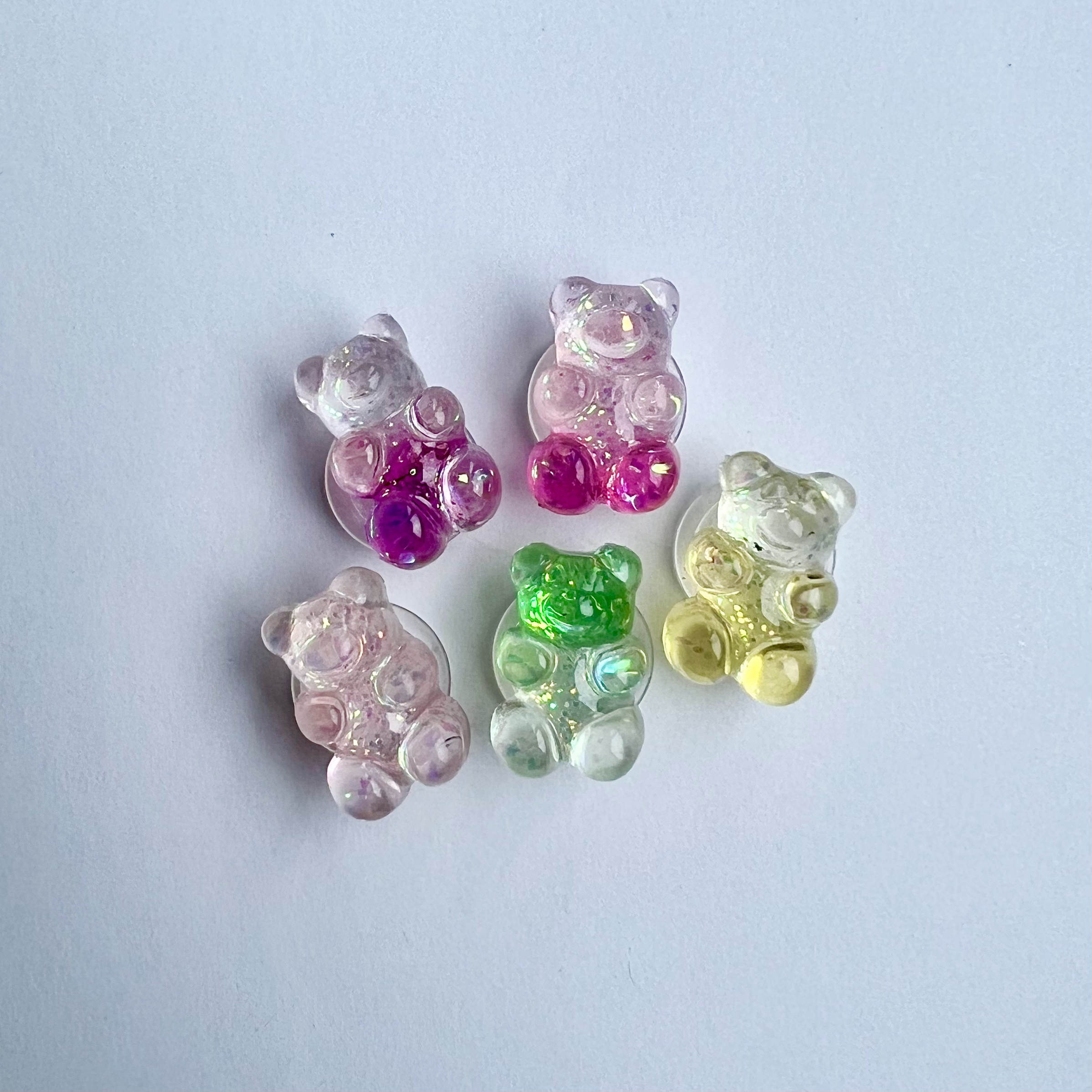 Beadthoven 90pcs Luminous Gummy Bears Beads Flatback Buttons No Hole Glow In The Dark Bear Resin Charms For Jewelry Making DIY Crafts Earrings Ring Hair Clip Accessories Decoden Phone Case Decoration - Foto 4